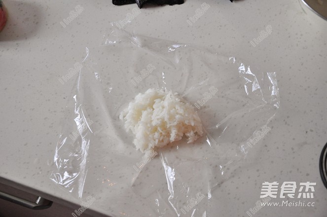 金枪鱼饭团的做法