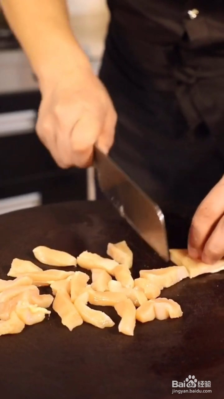 酸甜又好吃下饭的菠萝鸡胸肉如何制作