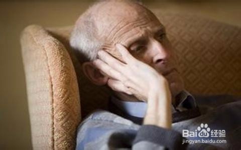 颈椎酸疼难忍,一个小动作就能治