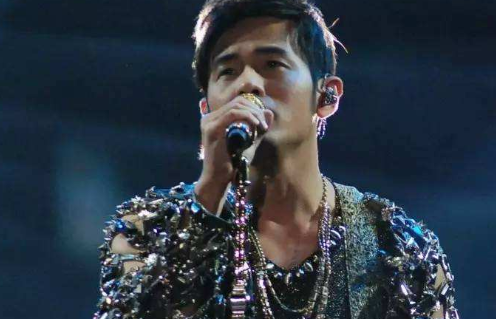 你的回话凌乱着 ?是什么歌的歌词！