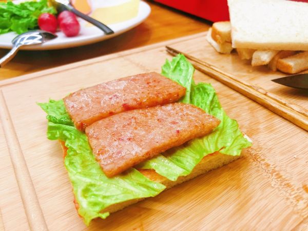 牛油果酱三明治