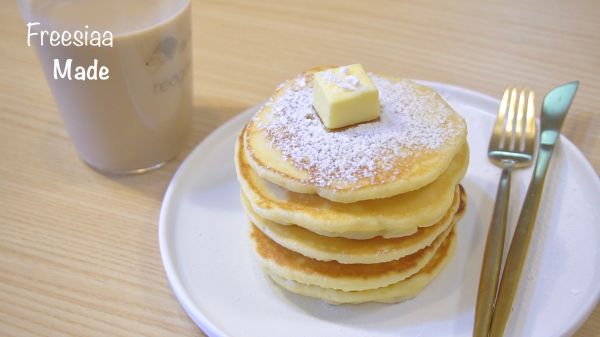 羊奶葡萄干松饼和羊奶奶茶