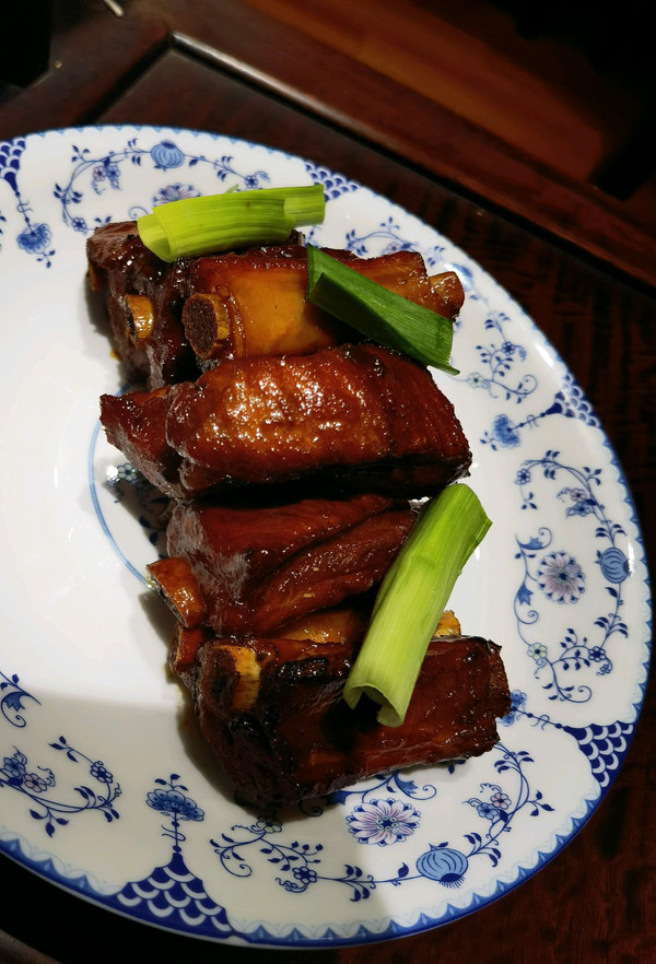 脱骨香红烧排骨