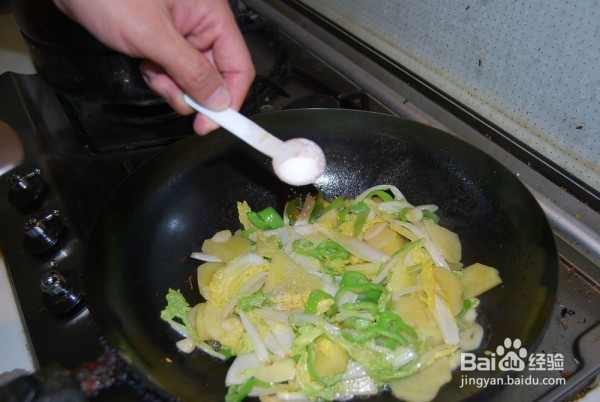 娃娃菜炒土豆怎么做