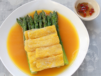 金汤竹荪扒芦笋