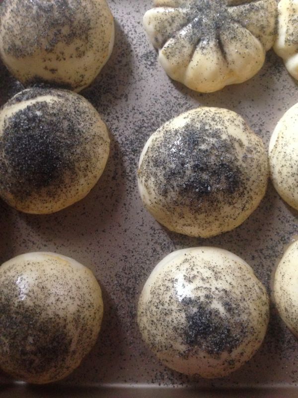 豆沙牛奶小面包