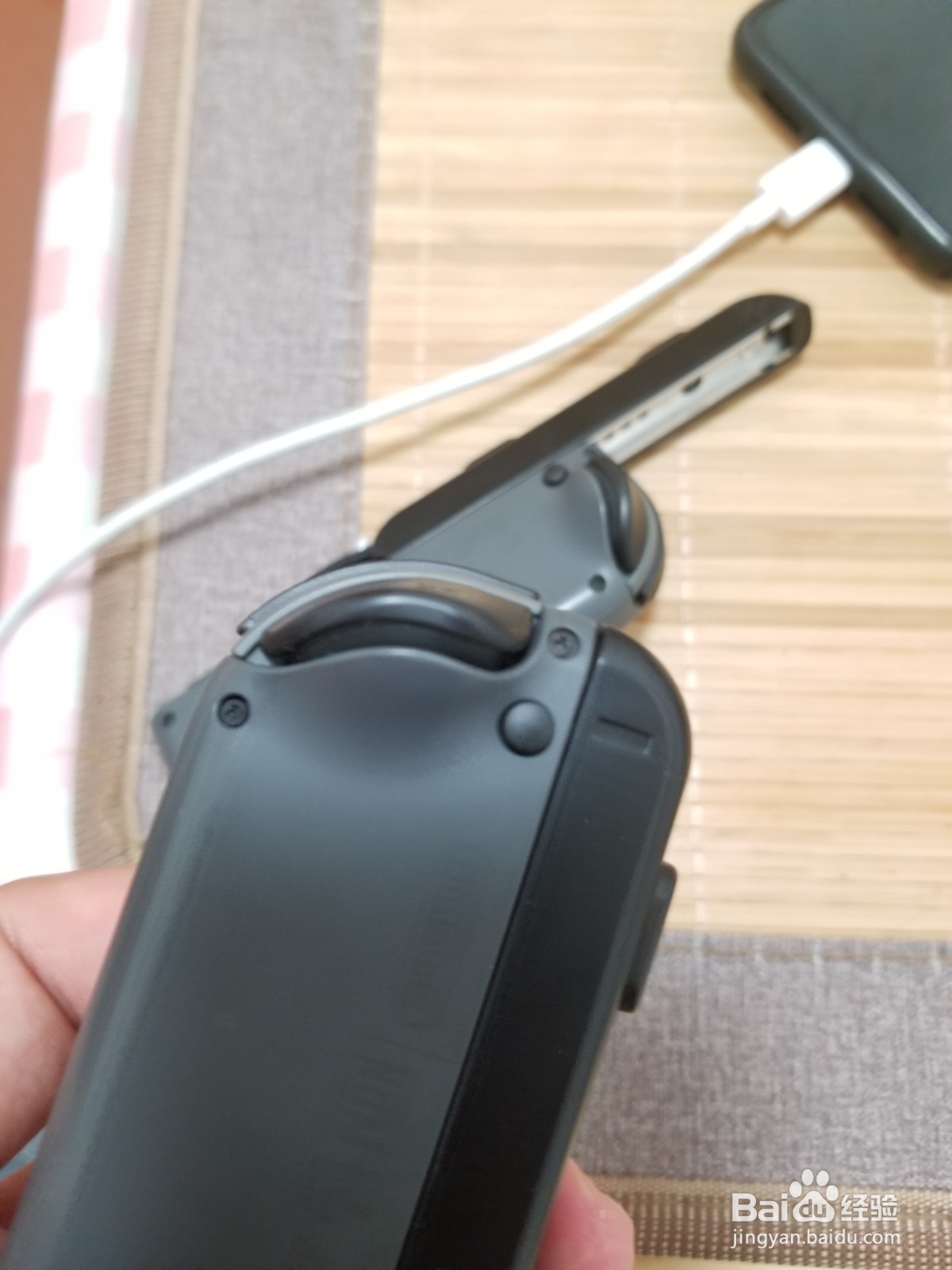 switch手柄腕带怎么拆