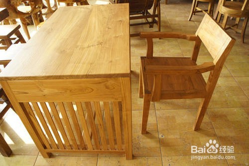 <b>木头桌子被烫白怎么办</b>