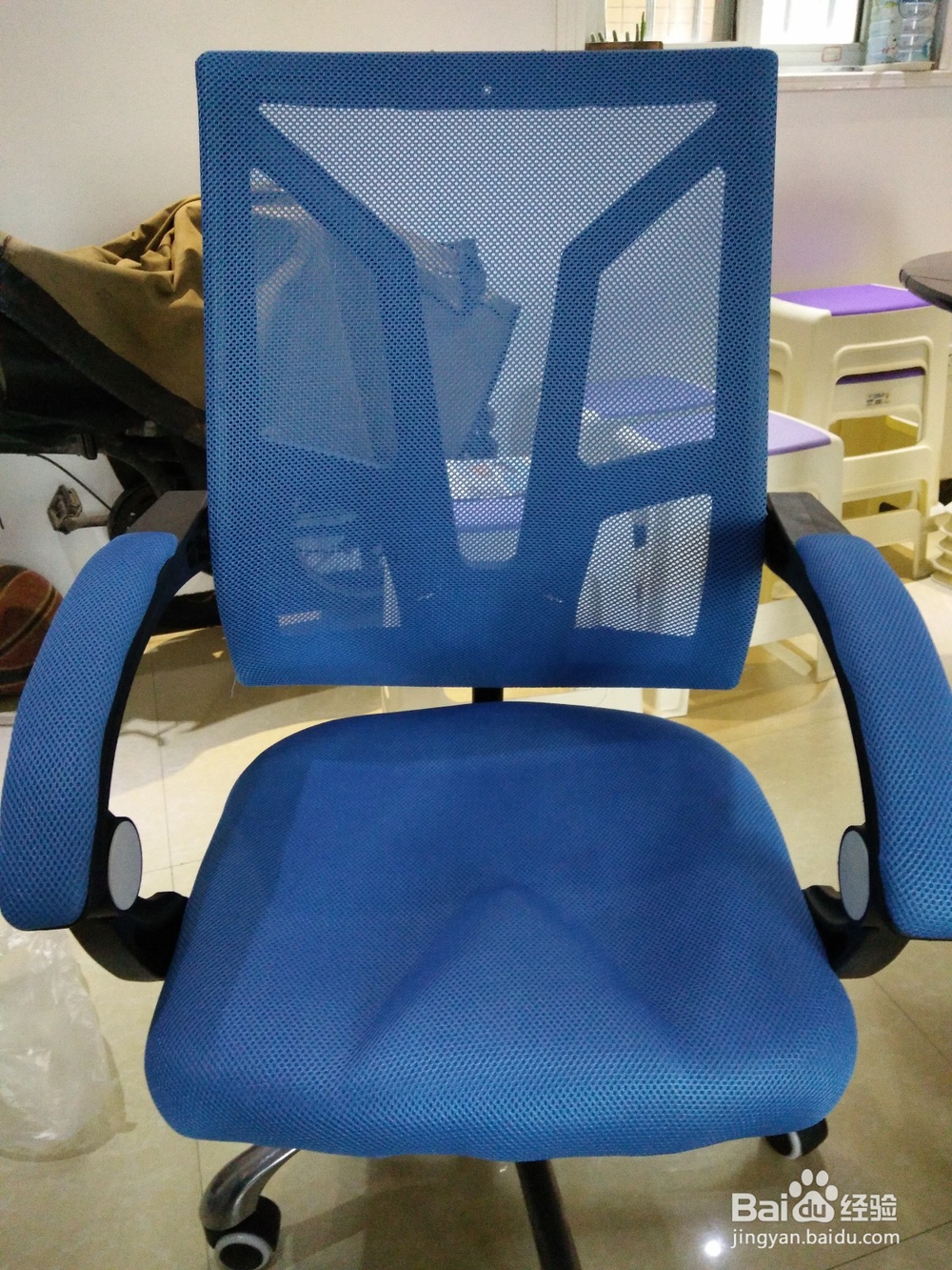 如何安装便携式电脑椅子