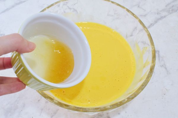 杨枝甘露慕斯蛋糕