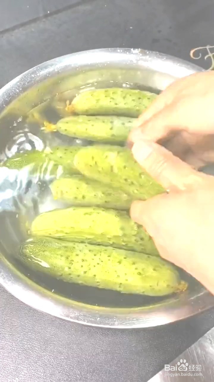 如何制作腌黄瓜