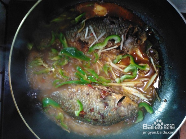 青椒鲫鱼的做法