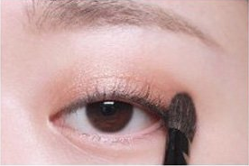 魅惑粉色妆容仿妆教程