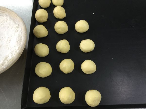 布里欧修面包brioche|僧侣头