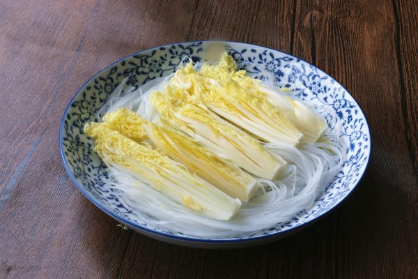 腊肠粉丝娃娃菜