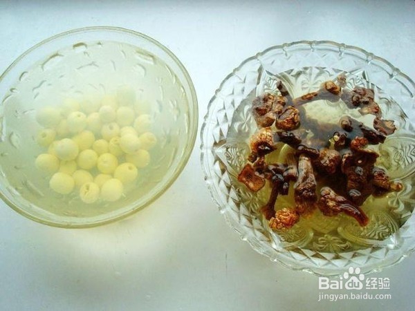 莲子姬松茸炖鸡的制作方法