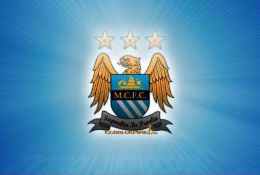 曼城的队徽上是只鹰为什么叫蓝月亮