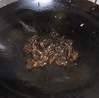 养生——木耳芹菜炒肉饼