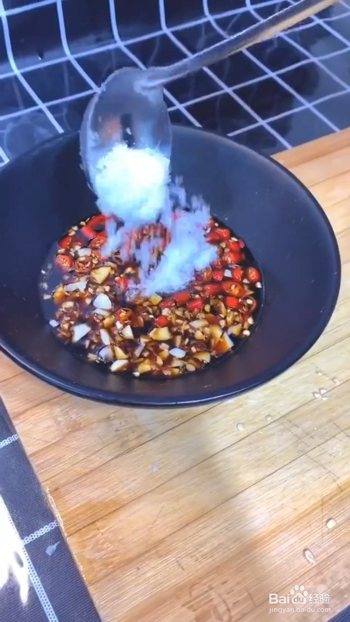 如何制作好吃的家庭版凉拌豆角