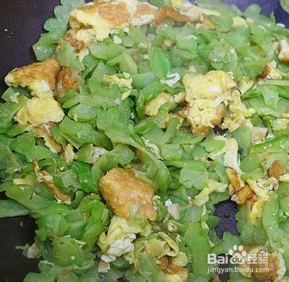 苦瓜炒鸡蛋的做法