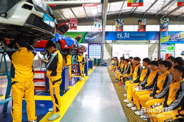 考不上高中学技术也有好出路