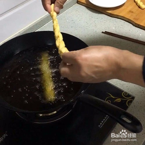 芝麻酥香麻花的教程