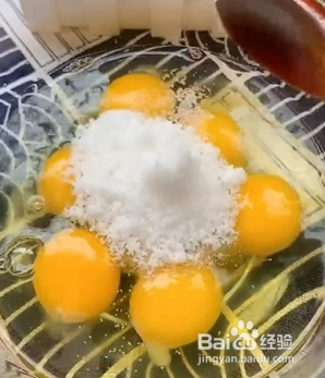 如何蒸制松软可口的葡萄干面包
