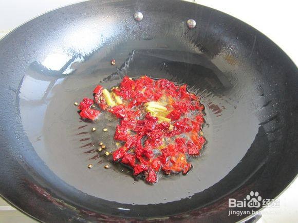 如何制做美味的干锅牛肚