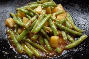 土豆焖四季豆 怎么做