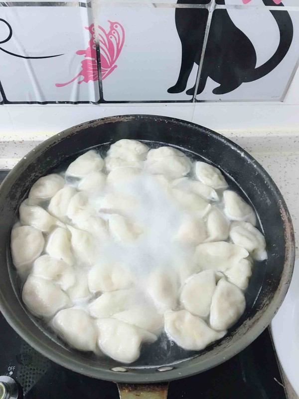 韭黄水饺的做法