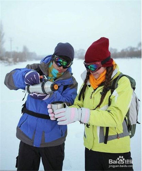 冬季怎样保持嘴唇滋润不开裂？