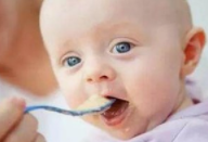 如何给宝宝冲米粉