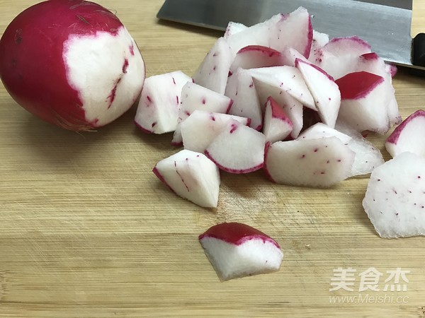 鲜香猪骨炖萝卜