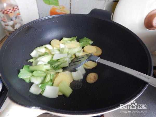 家庭自制油菜炒土豆片