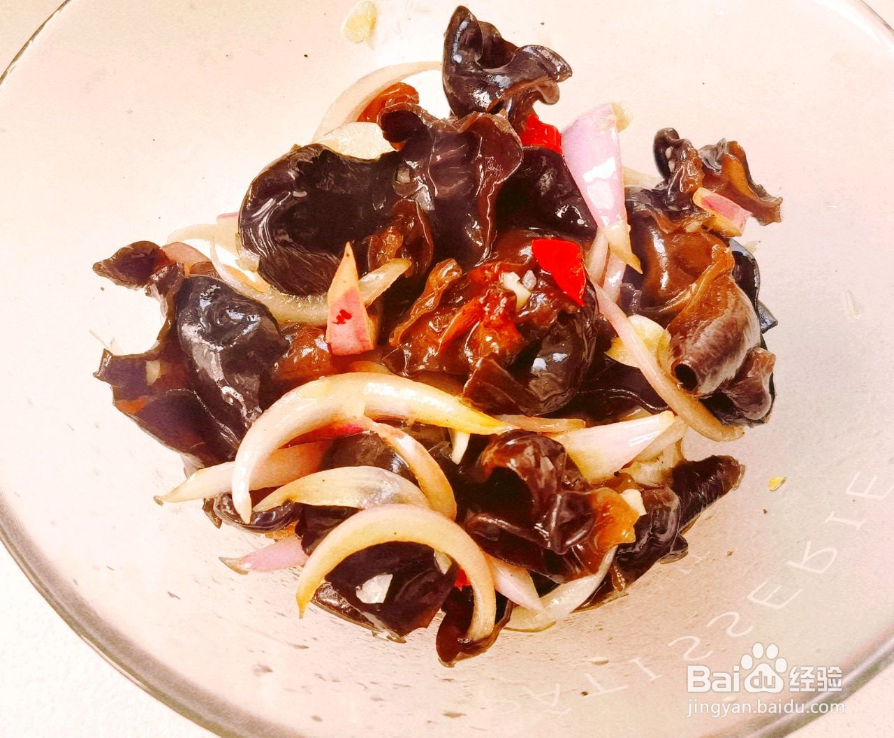 洋葱拌木耳的做法