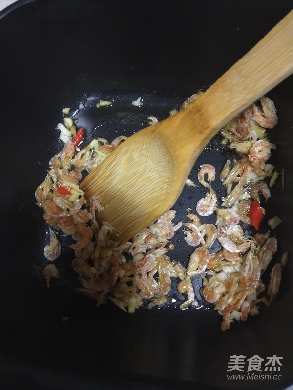 海鲜焖米粉的做法