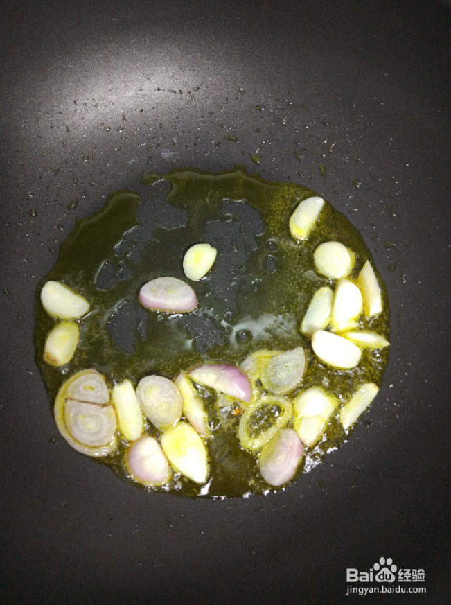 腊肉煸手撕包菜·李小厨