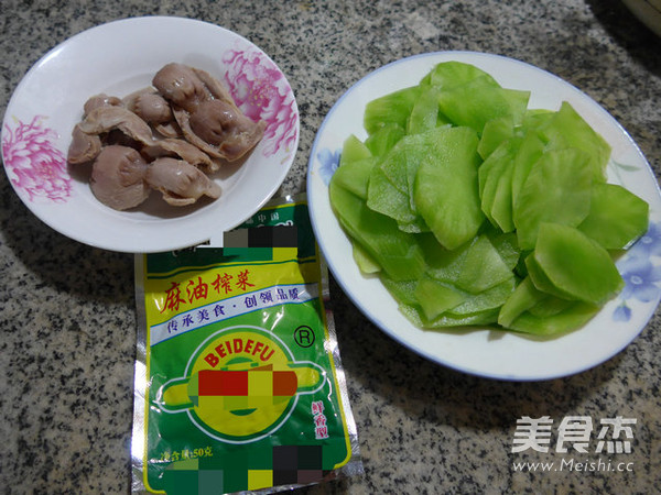 榨菜丝鸡胗炒莴笋