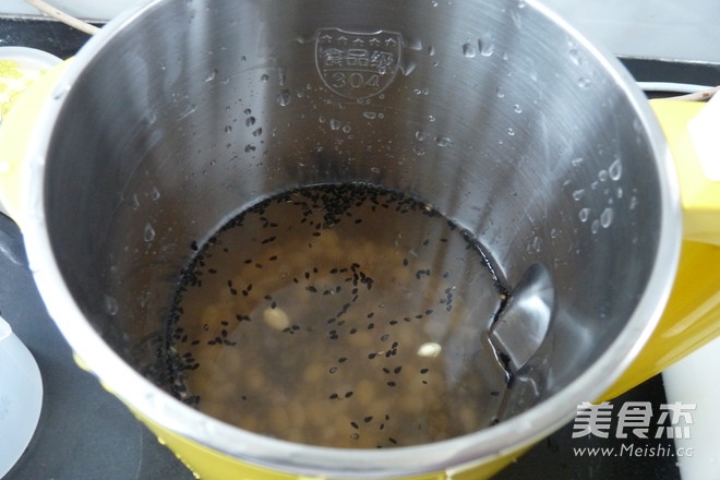 芝麻杂粮豆浆