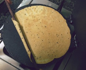 黑芝麻鸡蛋卷的做法