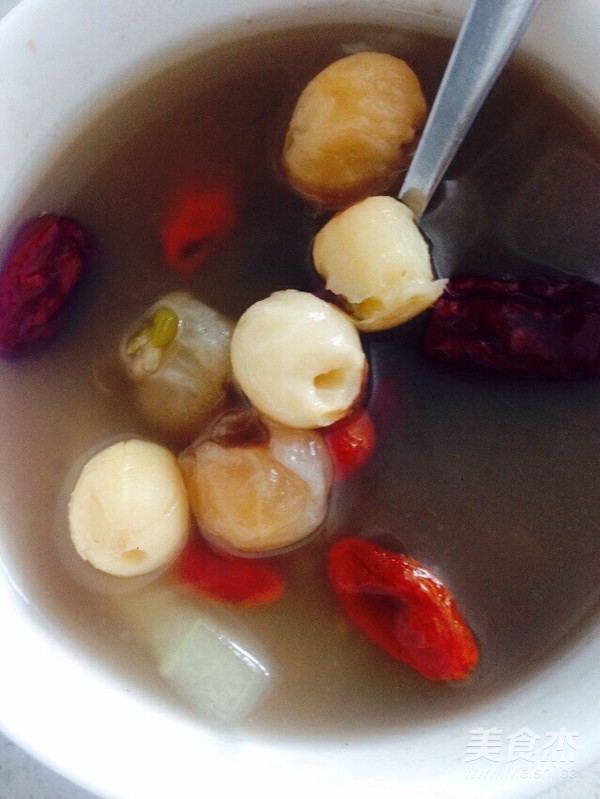 莲子冬瓜桂圆红枣枸杞汤