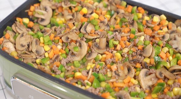 口蘑牛肉时蔬鸡蛋饼