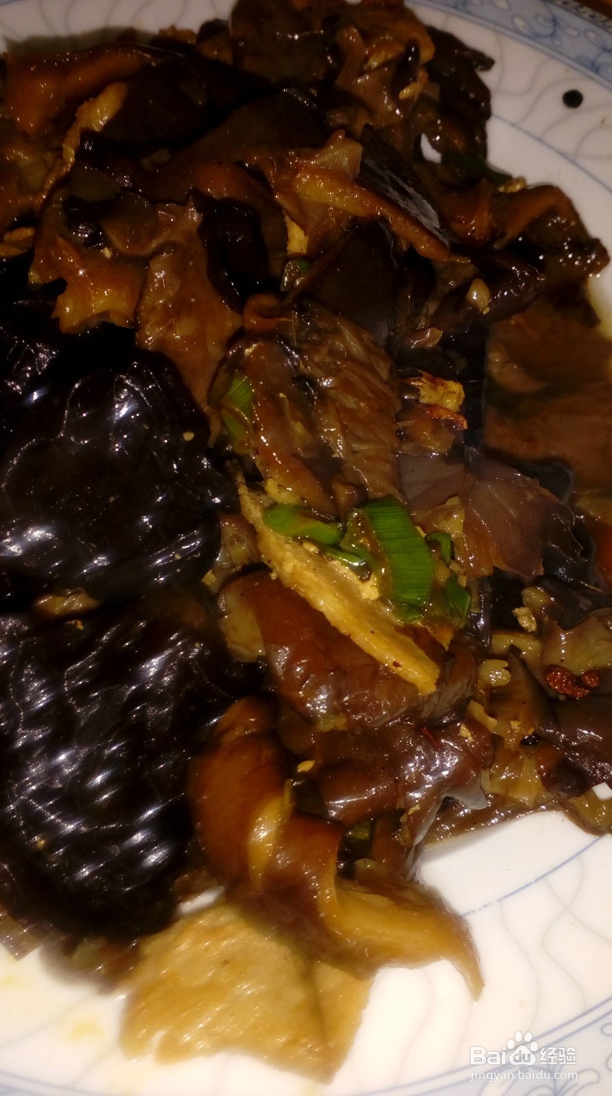 肉炒木耳鲜蘑