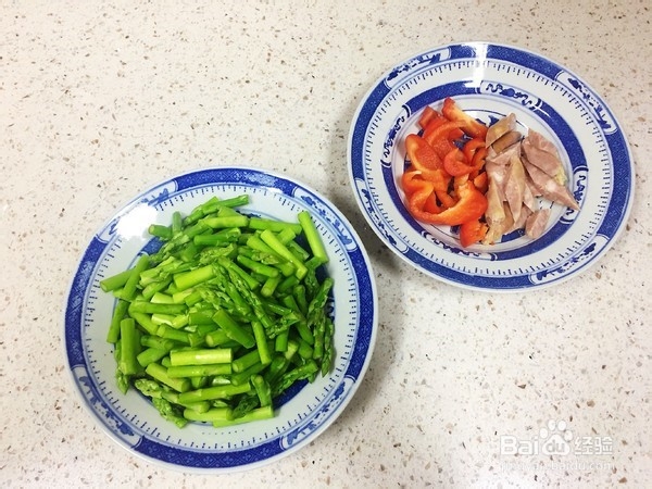 芦笋香肠的做法