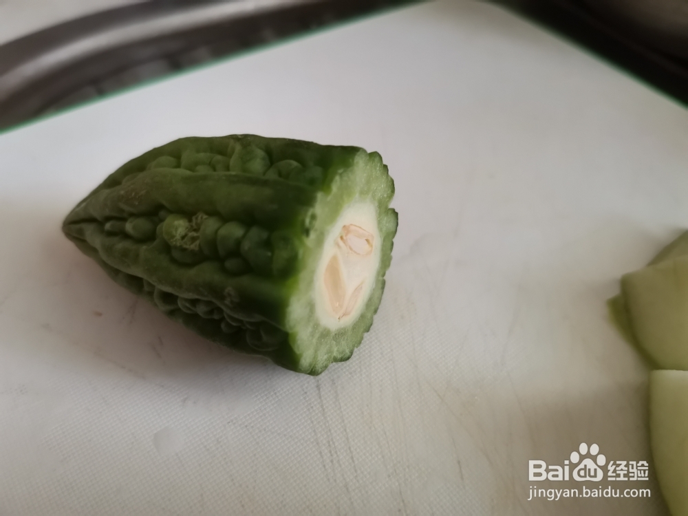 新手易学的青苹果苦瓜牛奶果汁