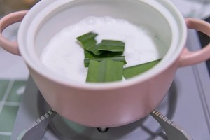 椰汁西米斑斓糕的做法