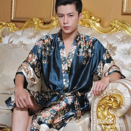 男人睡觉穿什么除了光膀子肯定有更好的选择
