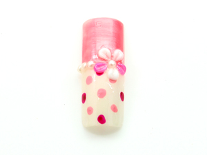 公主风粉红点指甲彩绘