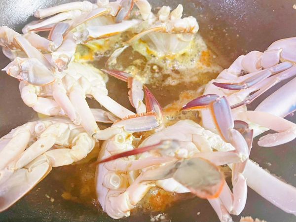 酱炒玉米粒白蟹