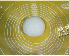制作受欢迎的喧软可口的馒头--发财猪馒头